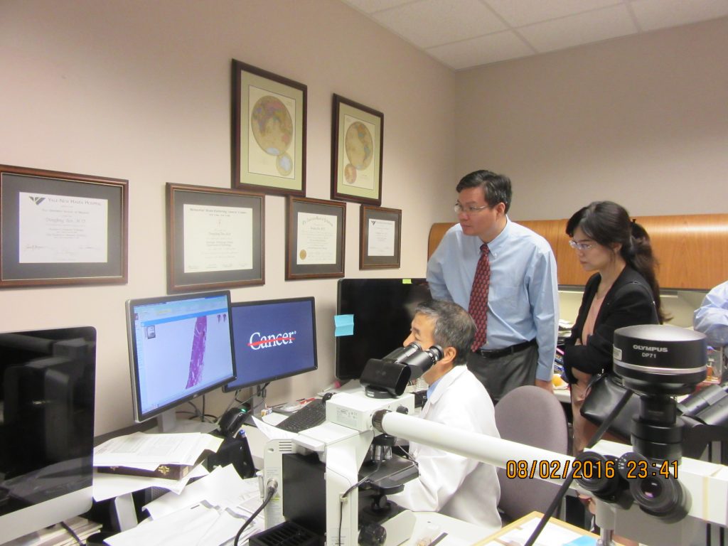 Health Human Resources Development Center Deputy Director-General Dr. Junhua Zhang and Chief of Operation Ms. Lei Gao visited Texas Medical Center